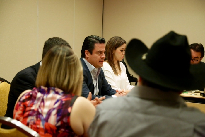 Gobernador inicia gira en EEUU; sostiene encuentro con FEDEJAL | Gobierno del Estado de Jalisco
