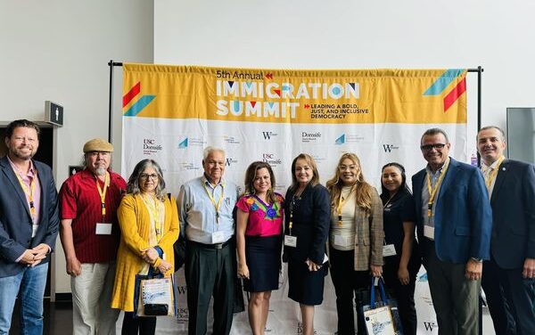 Lideres Comunitarios se Reunen en 5th Annual Immigration Summit