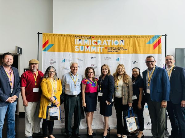 Lideres Comunitarios se Reunen en 5th Annual Immigration Summit